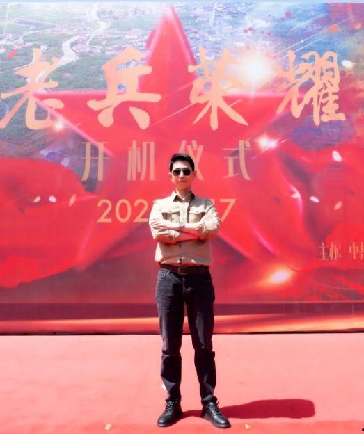 窦骁陈都灵最新爆料新闻,甜蜜互动引热议，恋情曝光引关注